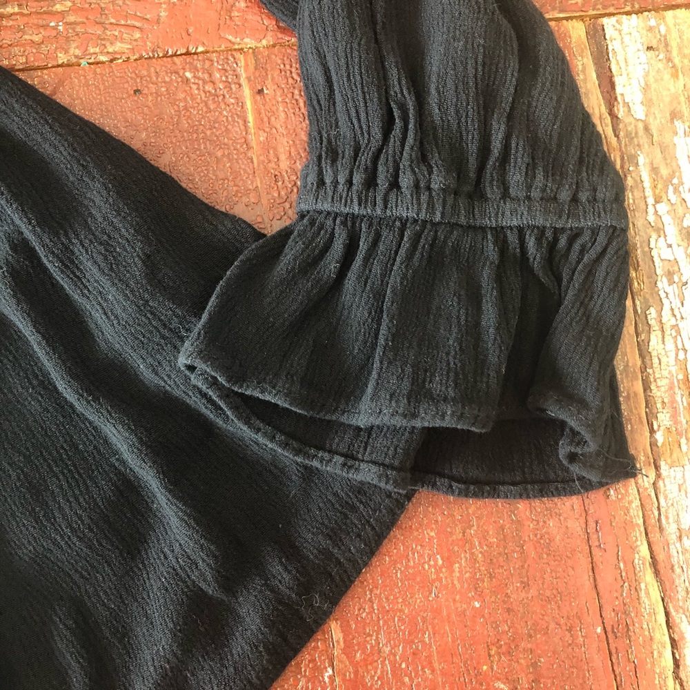 🌵Jodifl | Black Ruffle Lace Blouse - Picture 2 of 7